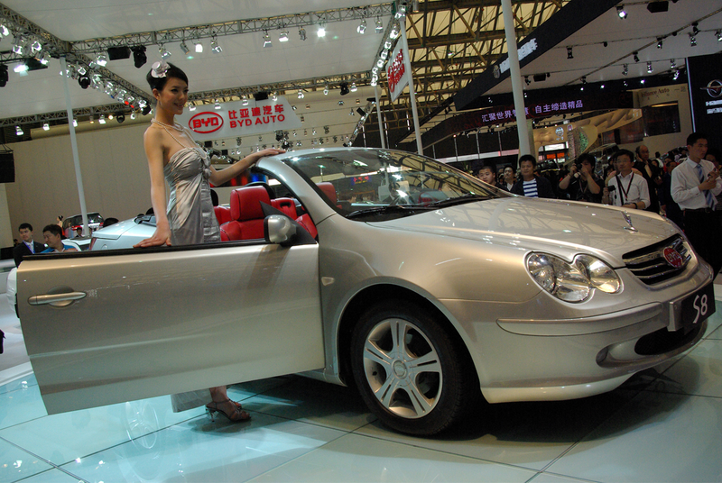 Illustration for article titled BYD B8 Convertible: Impending Doom Never Looked So Good, SL-like